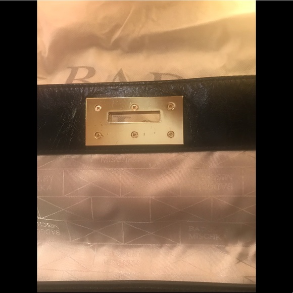 Badgley Mischka leather purse w/gold chain strap - Picture 6 of 8